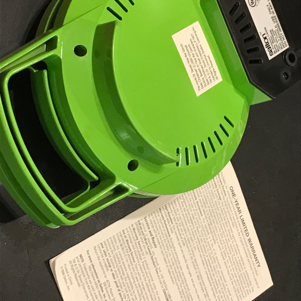 Grinch waffle iron green cartoon kid kitchen baking - Picture 4 of 5